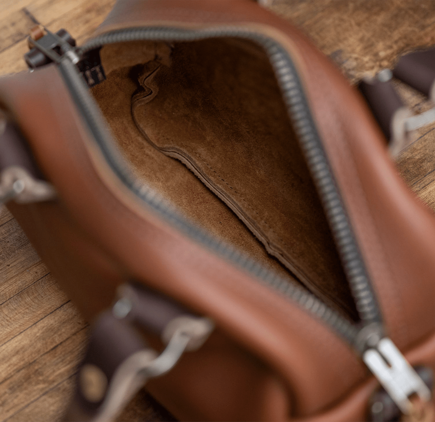 HOFFMAN LEATHER CROSSBODY BAG - COBALT BISON