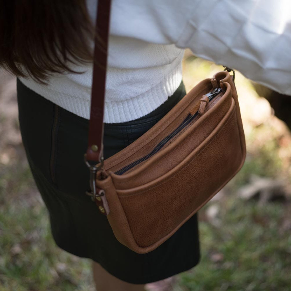 RENNIE LEATHER SHOULDER BAG - BERMUDA