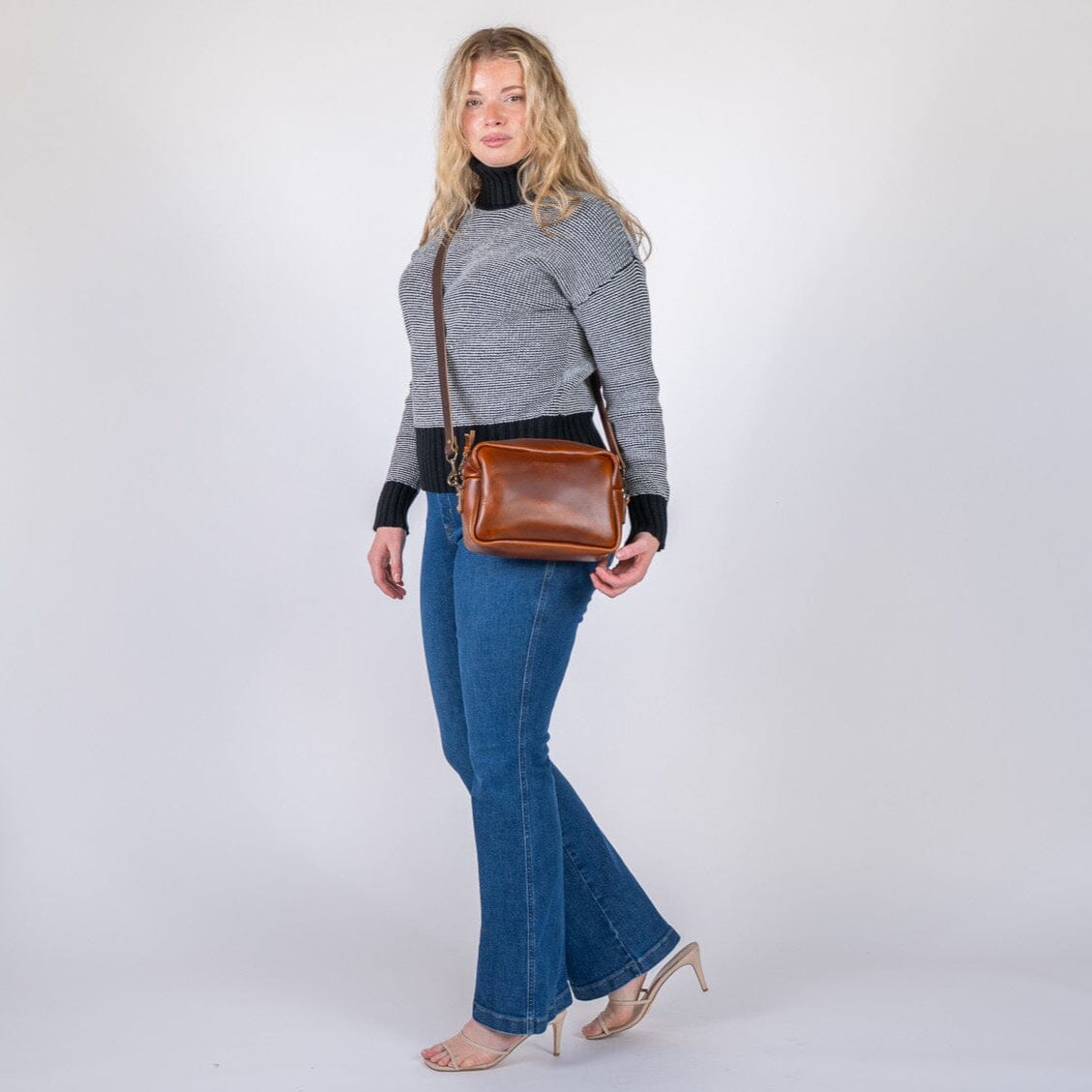 SARAH LEATHER CROSSBODY - CHESTNUT