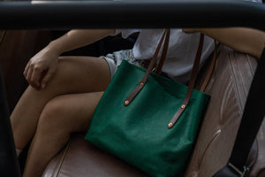 AVERY LEATHER TOTE BAG - SMALL - PINE GREEN BISON