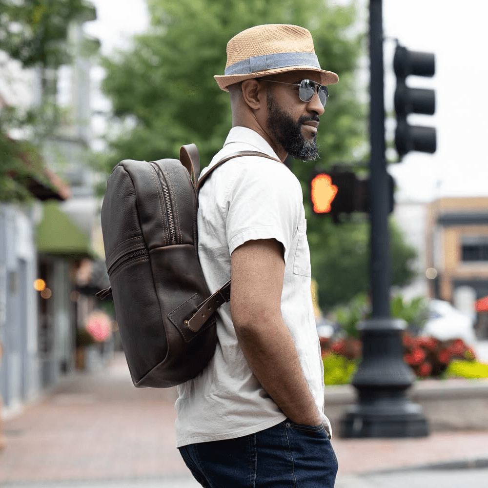 CLASSIC ZIPPERED LEATHER BACKPACK