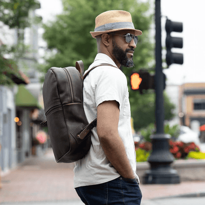 CLASSIC ZIPPERED LEATHER BACKPACK