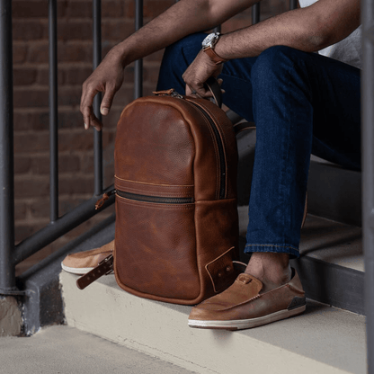 CLASSIC ZIPPERED LEATHER BACKPACK