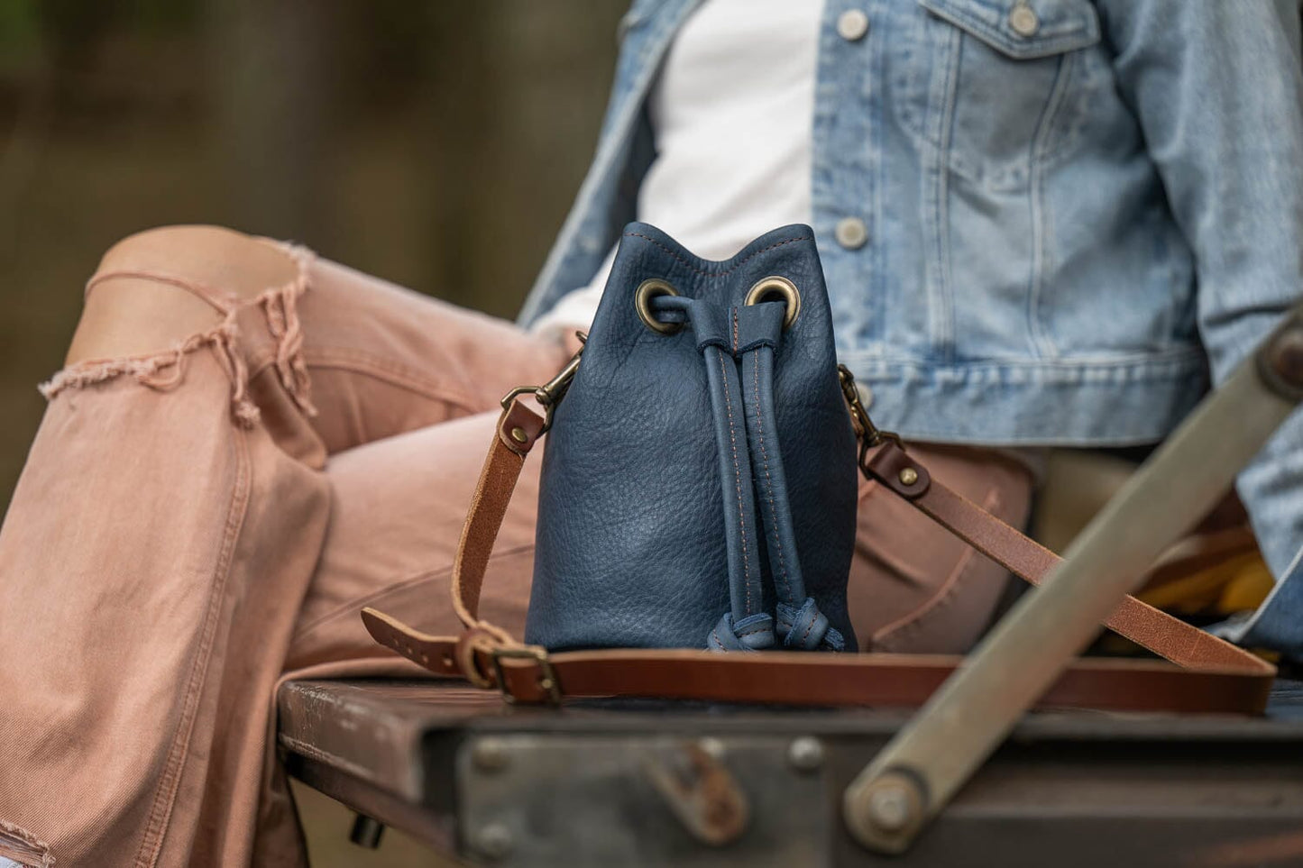 LEATHER BUCKET BAG - SMALL - SMOKEY BLUE | SADDLE STRAPS