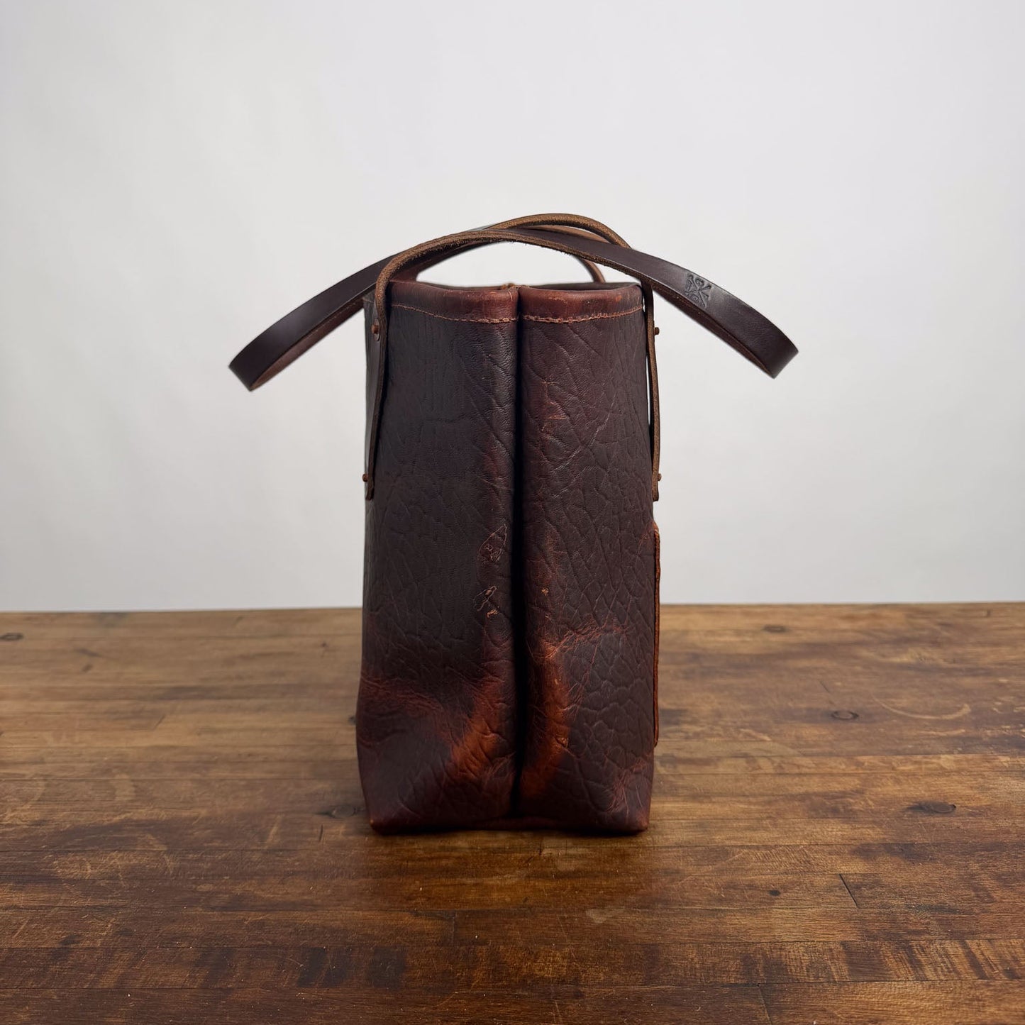 AVERY LEATHER TOTE BAG - MEDIUM - CHERRY BISON - ZIPPER - SMALL FRONT POCKET - BRASS FEET - NEARLY PERFECT - IN STOCK