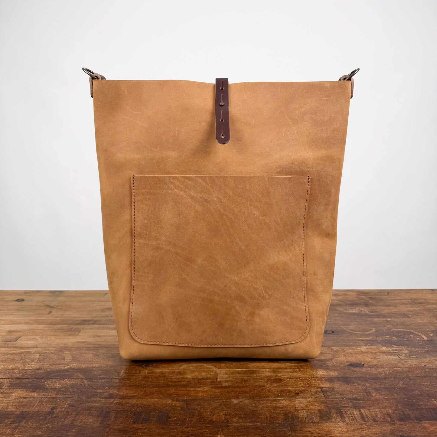 AVERY CROSSBODY - SLIM - LARGE - TOBACCO - LARGE FRONT POCKET - BUTTON STUD - IN STOCK
