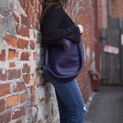 CELESTE LEATHER HOBO BAG - MEDIUM - VIOLET