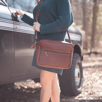 SARAH LEATHER CROSSBODY - LARGE - LEAD GRAY