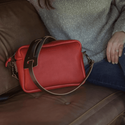 SARAH LEATHER CROSSBODY - MEDIUM - CRIMSON