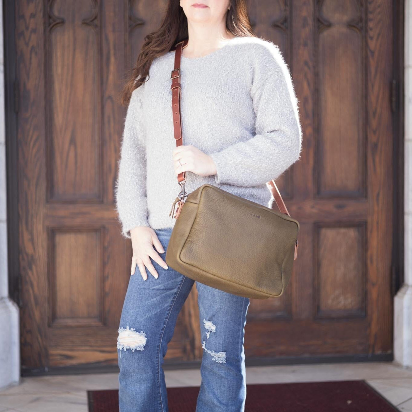 SARAH LEATHER CROSSBODY - LARGE - OLIVE | SADDLE STRAPS – Go Forth