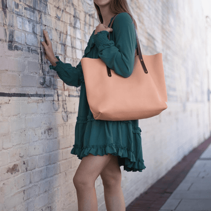 AVERY LEATHER TOTE BAG - LARGE - PEACH FUZZ