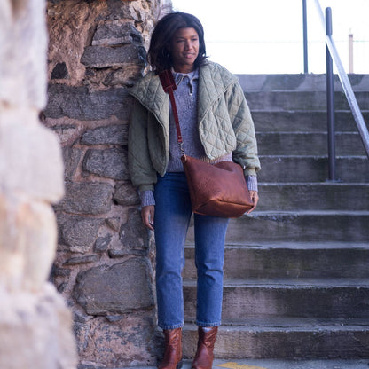 ZIP TOP LEATHER BUCKET BAG