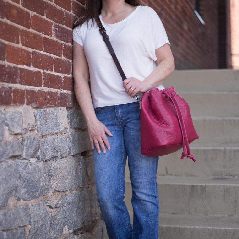 Abby leather bucket bag fuchsia