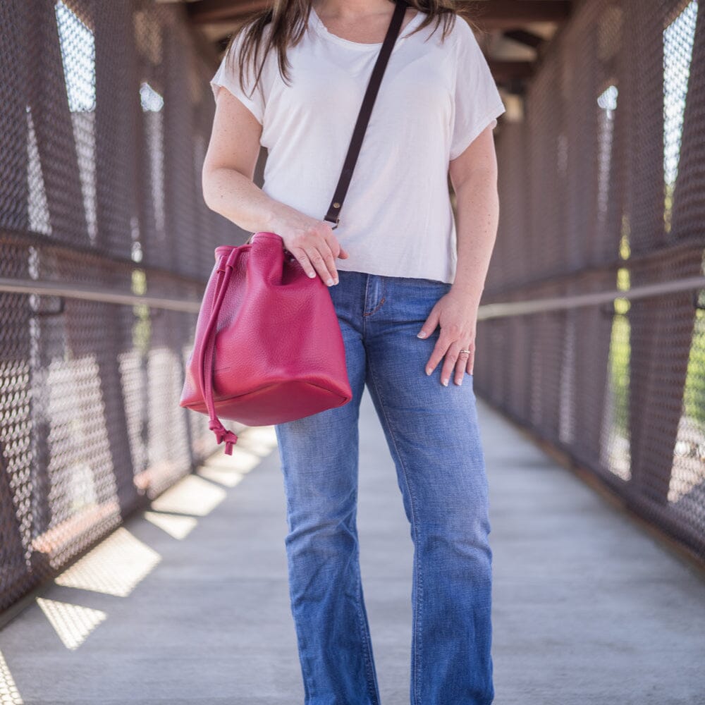 Abby leather bucket bag fuchsia