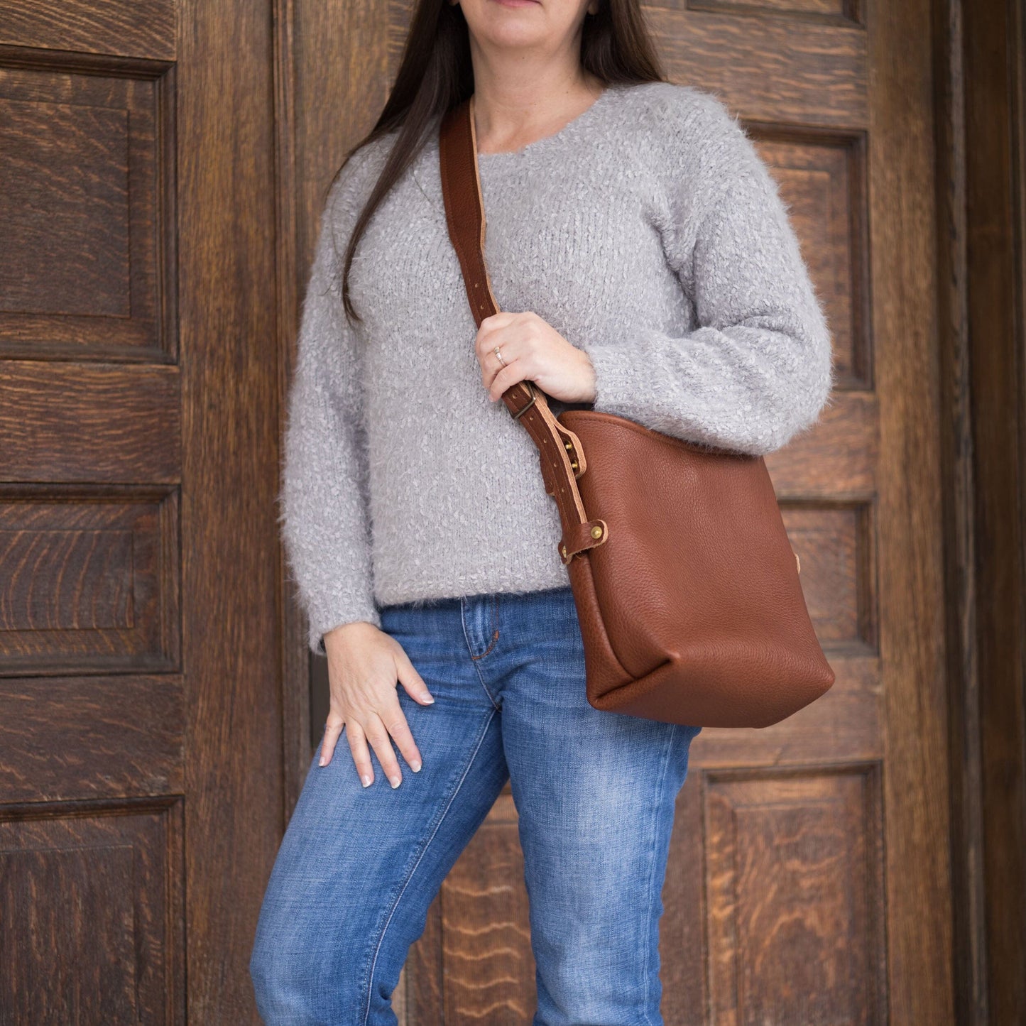 JULIANNE LEATHER HOBO BAG - MINI