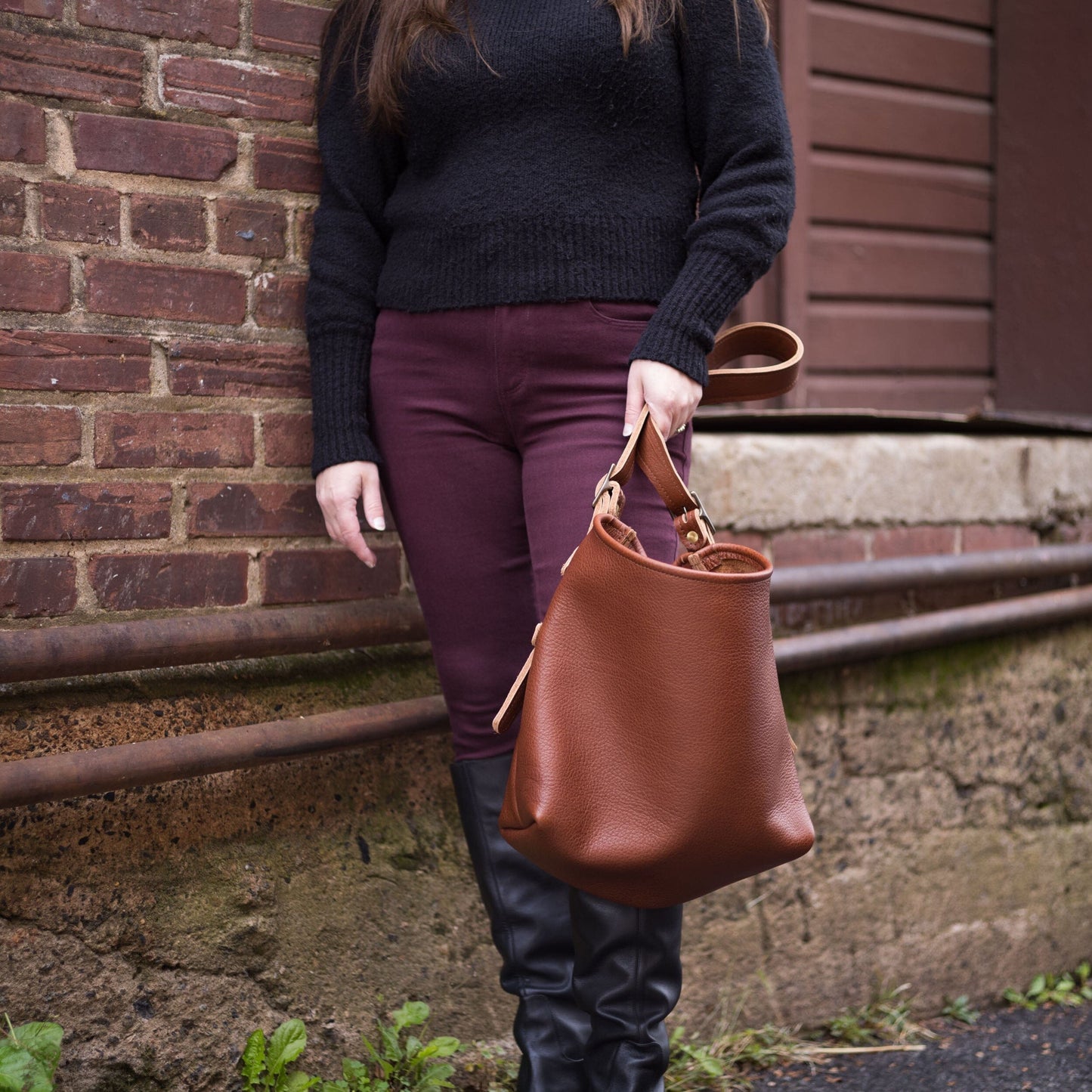 JULIANNE LEATHER HOBO BAG - MEDIUM