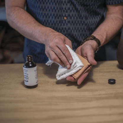 OLD FASHIONED LEATHER OINTMENT