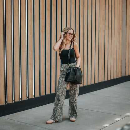 ABBY LEATHER BUCKET BAG - BLACK BISON