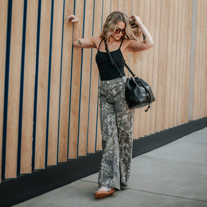 ABBY LEATHER BUCKET BAG - BLACK BISON