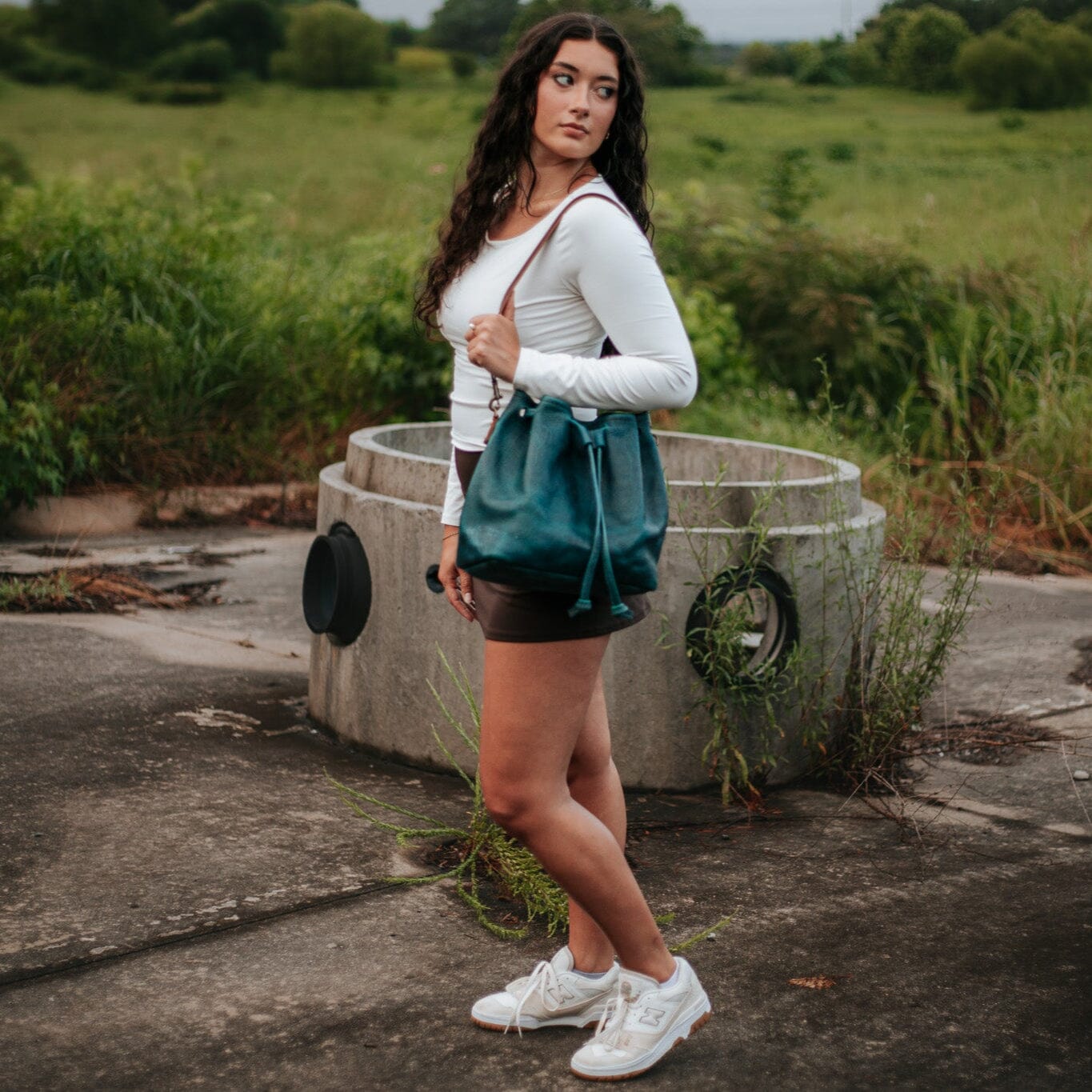 ABBY LEATHER BUCKET BAG - COBALT BISON