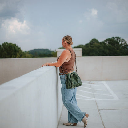 ABBY LEATHER BUCKET BAG - JADE BISON
