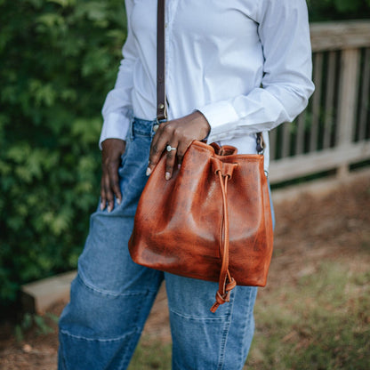 ABBY LEATHER BUCKET BAG - PEANUT BISON