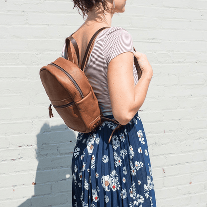 CLASSIC ZIPPERED SMALL LEATHER BACKPACK PURSE