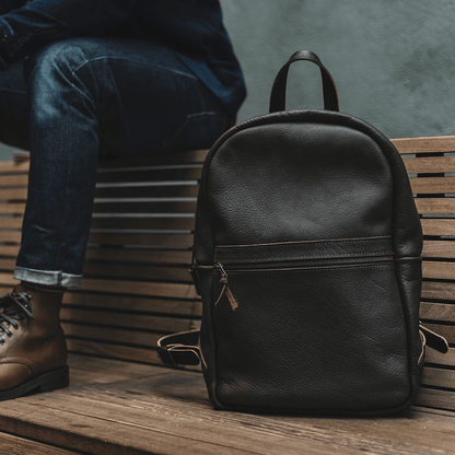 CLASSIC ZIPPERED LEATHER BACKPACK