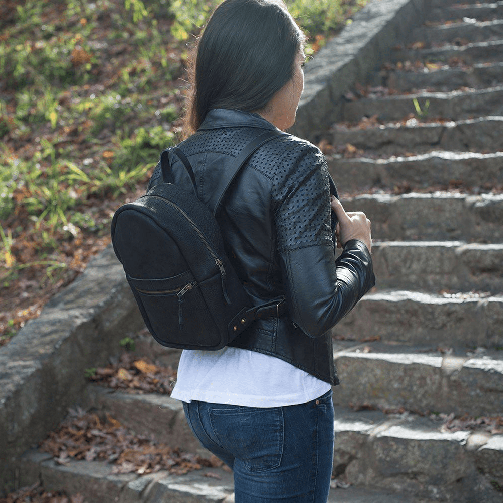 CLASSIC ZIPPERED SMALL LEATHER BACKPACK PURSE