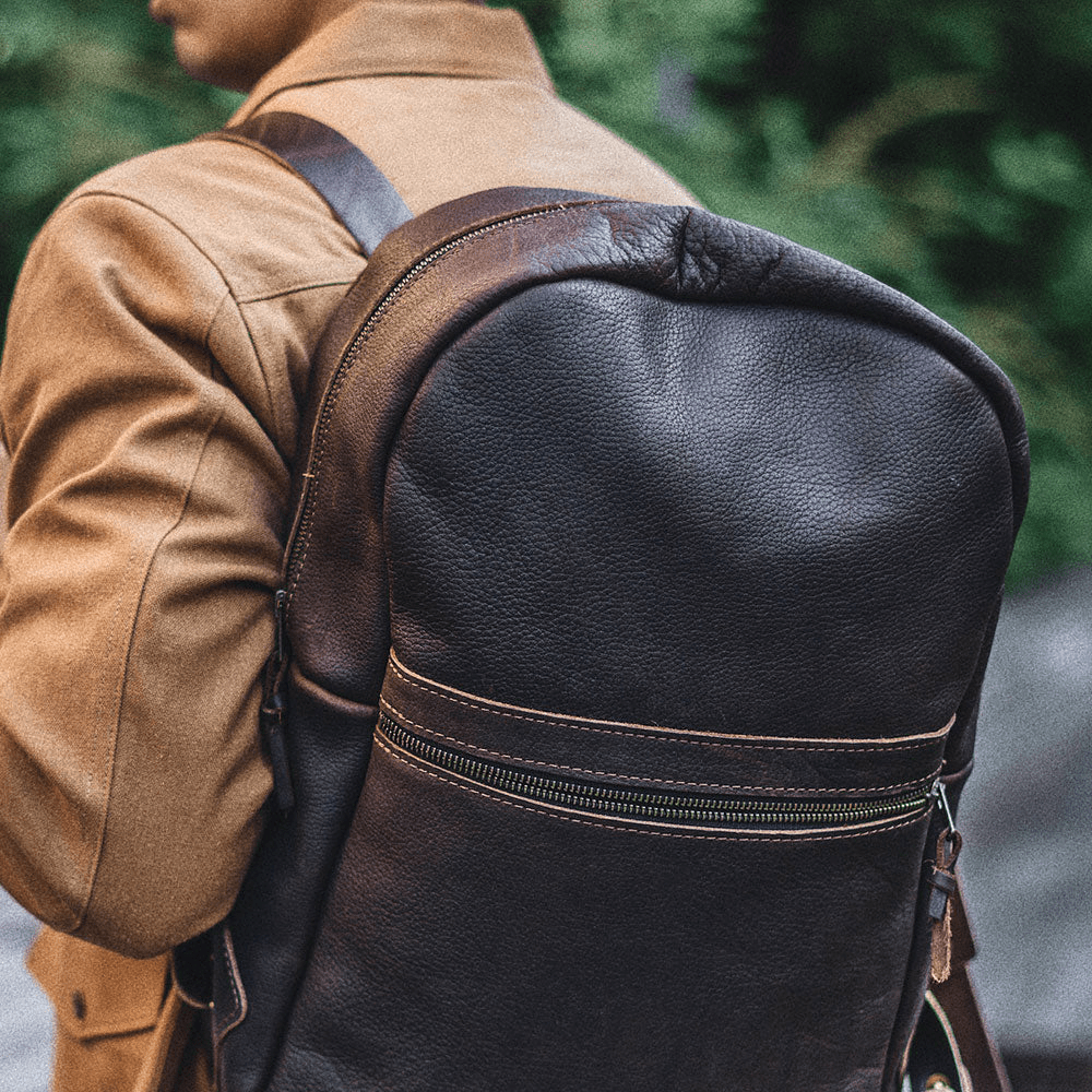 CLASSIC ZIPPERED LEATHER BACKPACK