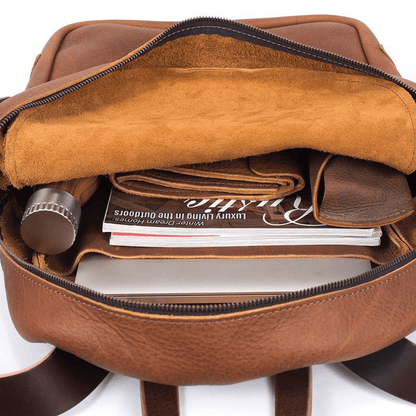 CLASSIC ZIPPERED LEATHER BACKPACK