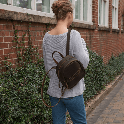 CLASSIC ZIPPERED SMALL LEATHER BACKPACK PURSE