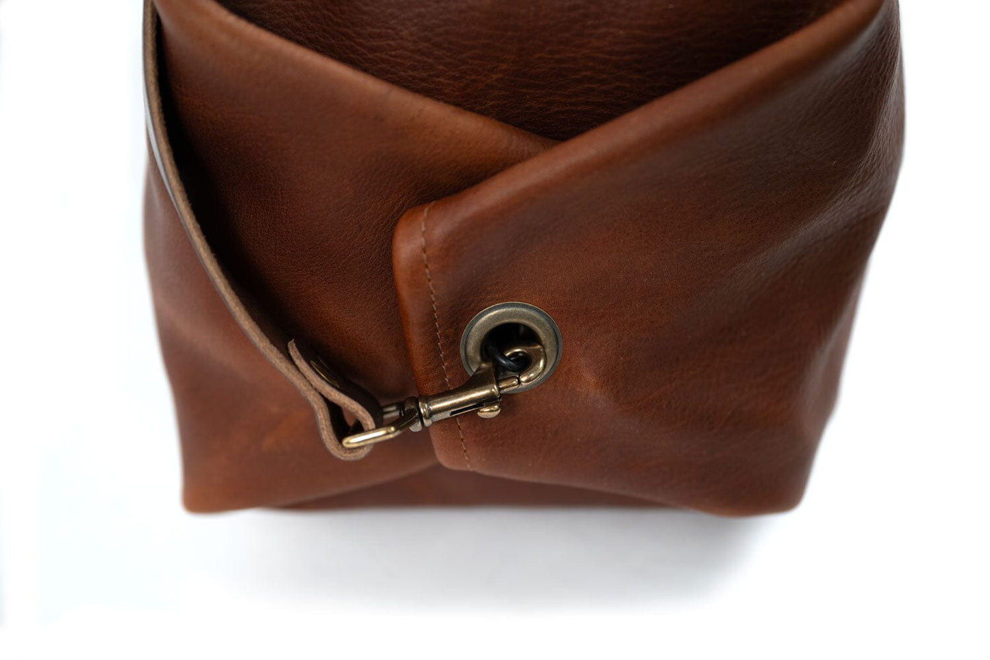 GUNNAR ZIPPERED LEATHER DUFFLE BAG - MILITARY STYLE DUFFLE BAG