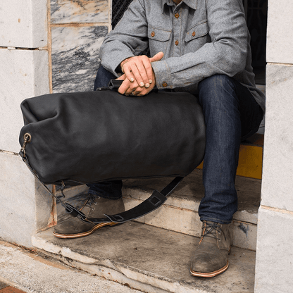 GUNNAR ZIPPERED LEATHER DUFFLE BAG - MILITARY STYLE DUFFLE BAG