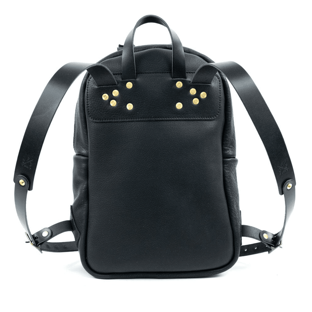 CLASSIC ZIPPERED LEATHER BACKPACK