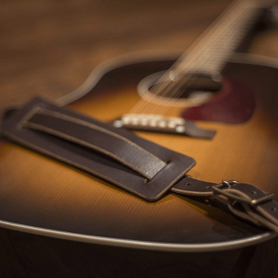 LEATHER GUITAR STRAP