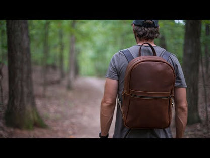 CLASSIC ZIPPERED LEATHER BACKPACK