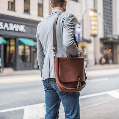 STEPHEN LEATHER MESSENGER BAG