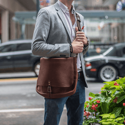 STEPHEN LEATHER MESSENGER BAG