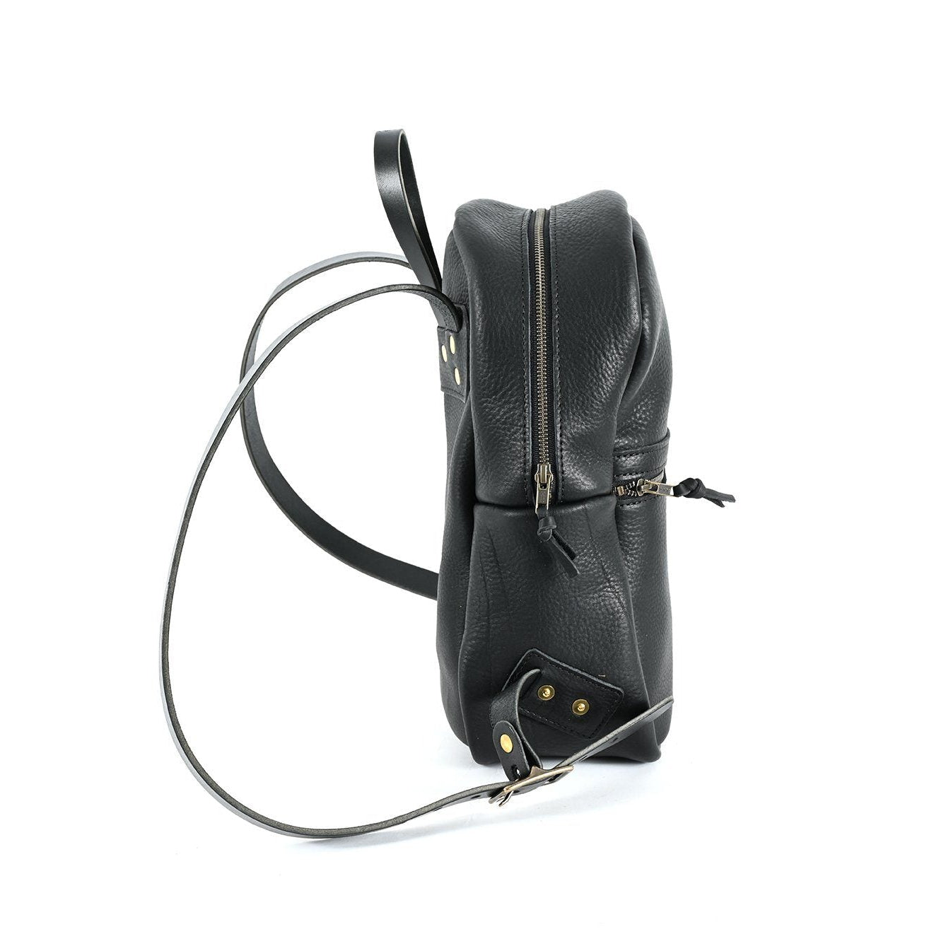 CLASSIC ZIPPERED LEATHER BACKPACK