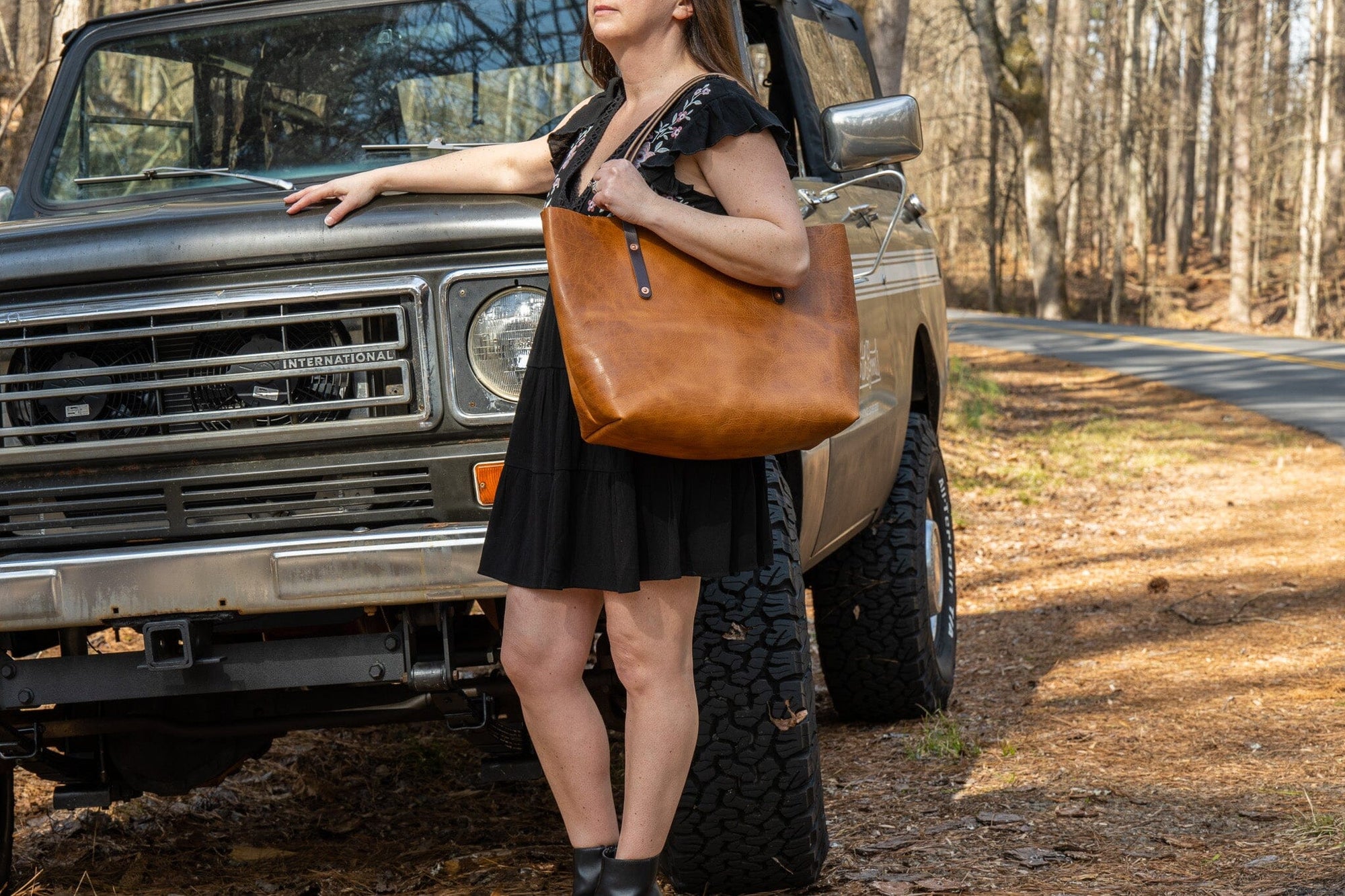 AVERY LEATHER TOTE BAG - LARGE - PEANUT BISON