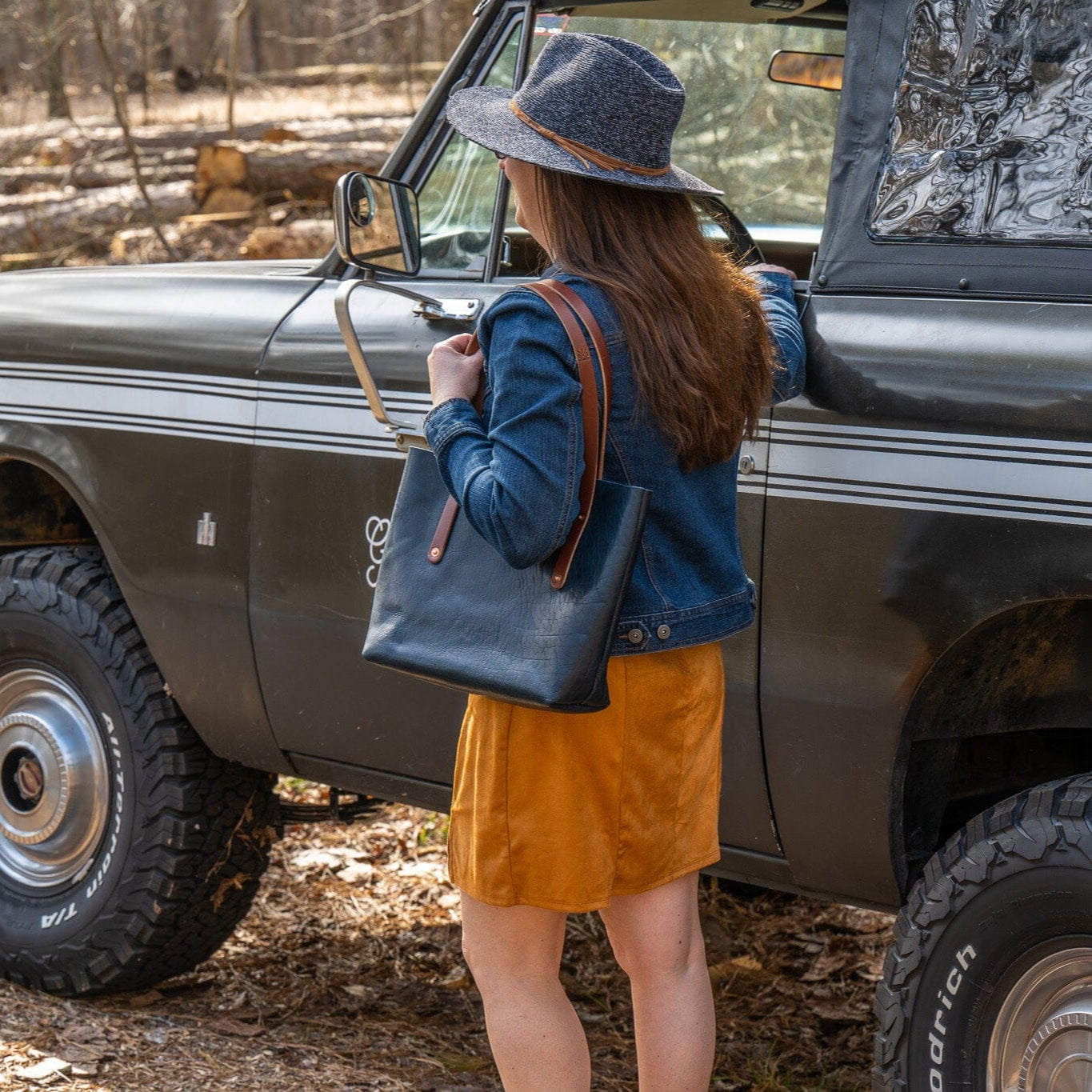 Go Forth Goods Avery Leather Tote Bag - Small - Indigo Bison