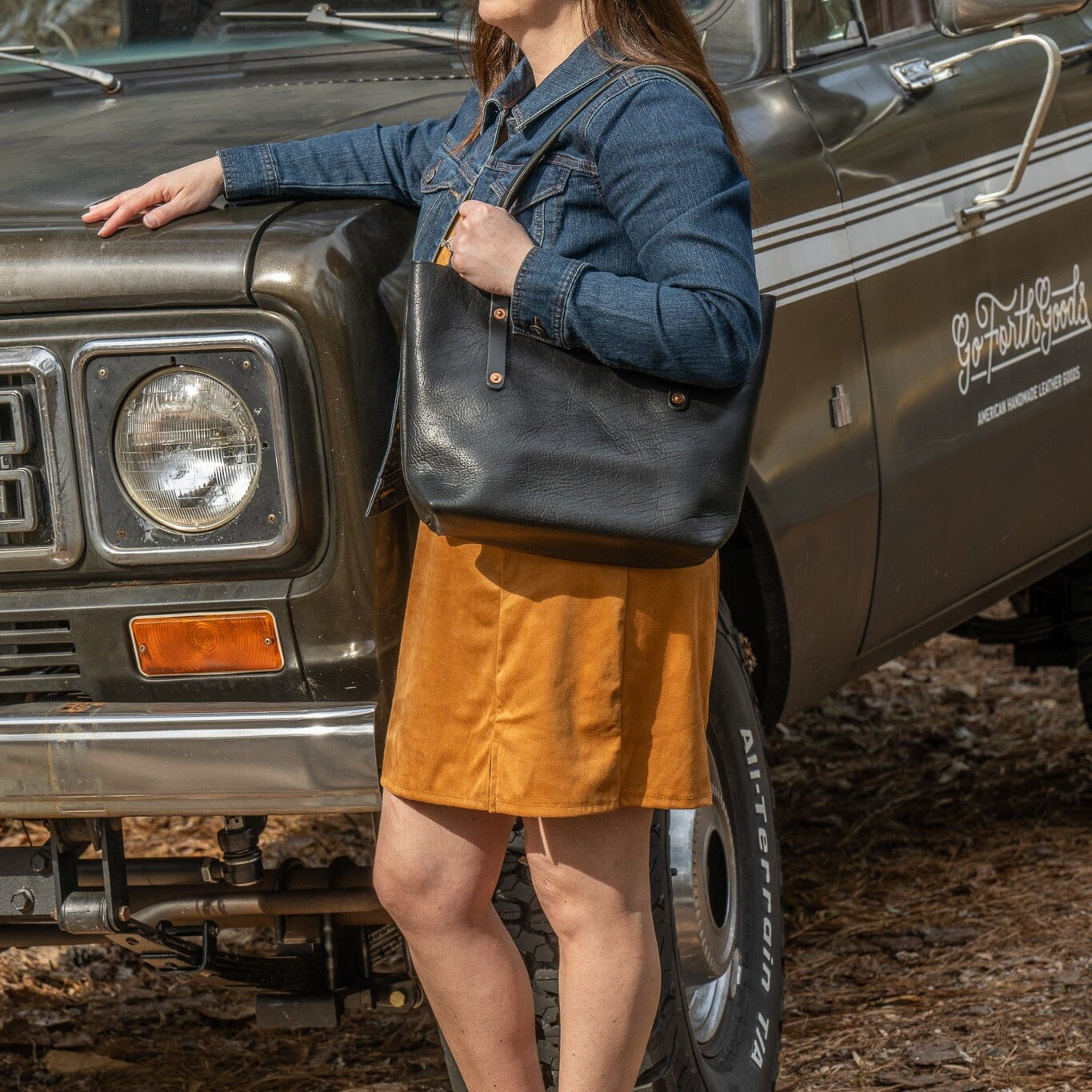 AVERY LEATHER TOTE BAG - SMALL - BLACK BISON