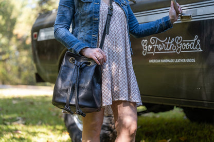 LEATHER BUCKET BAG - LARGE - BLACK BISON