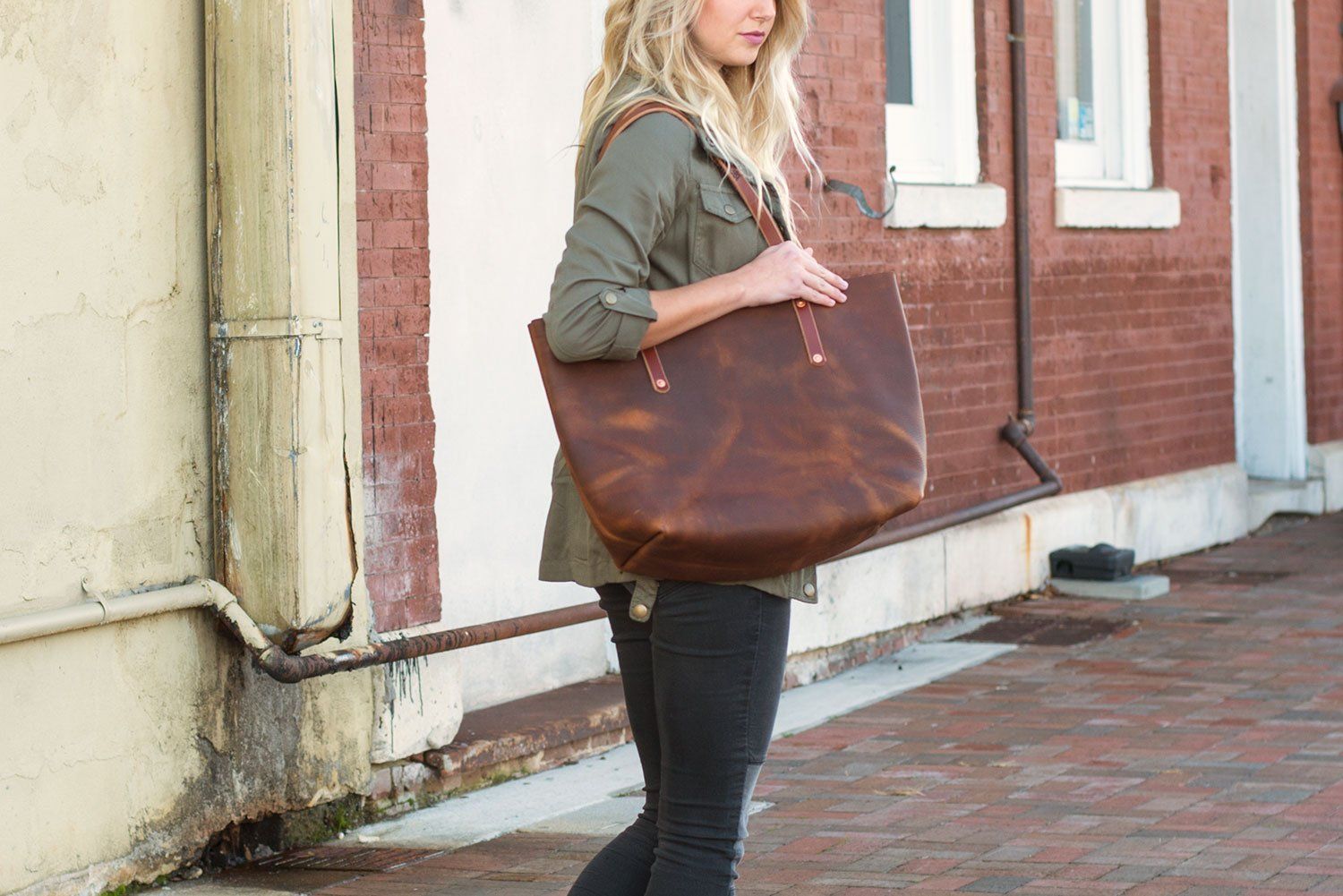 AVERY LEATHER TOTE BAG - LARGE (RTS)